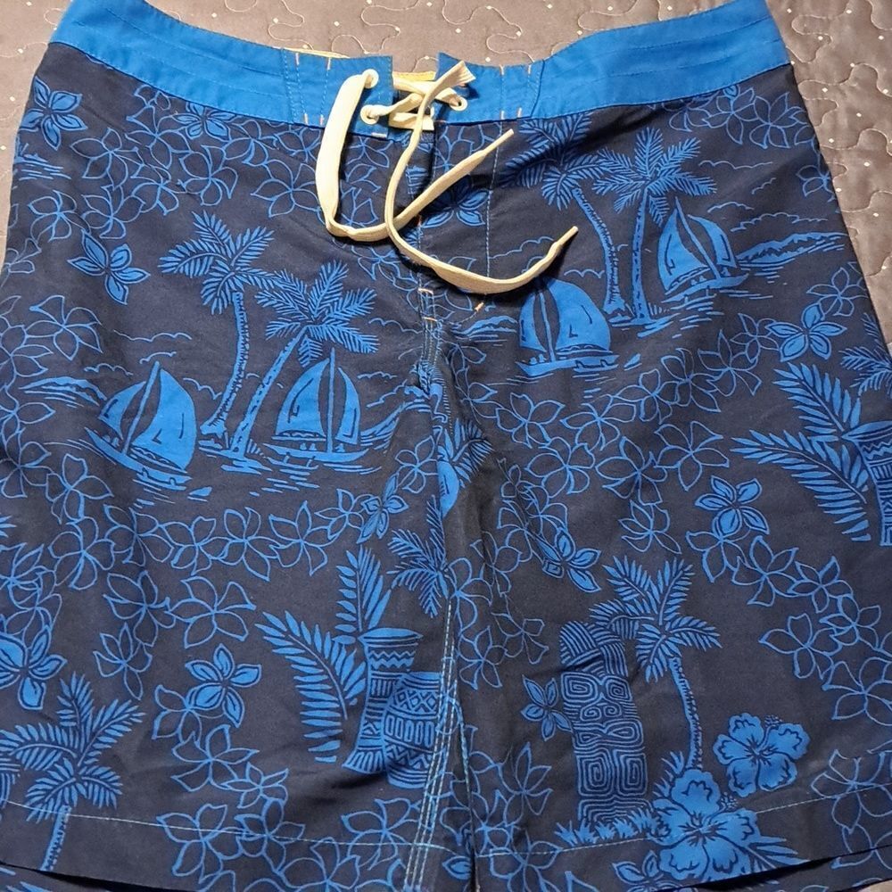 Sperry blue board shorts size 34